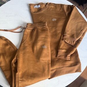 ALO Yoga Tan Sweatshirt and Joggers Set